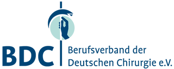 Logo des Berufsverbands der Deutschen Chirurgie e.V. (BDC) mit stilisierter Hand und chirurgischem Instrument, symbolisiert die Fachkompetenz und Interessenvertretung in der Chirurgie.