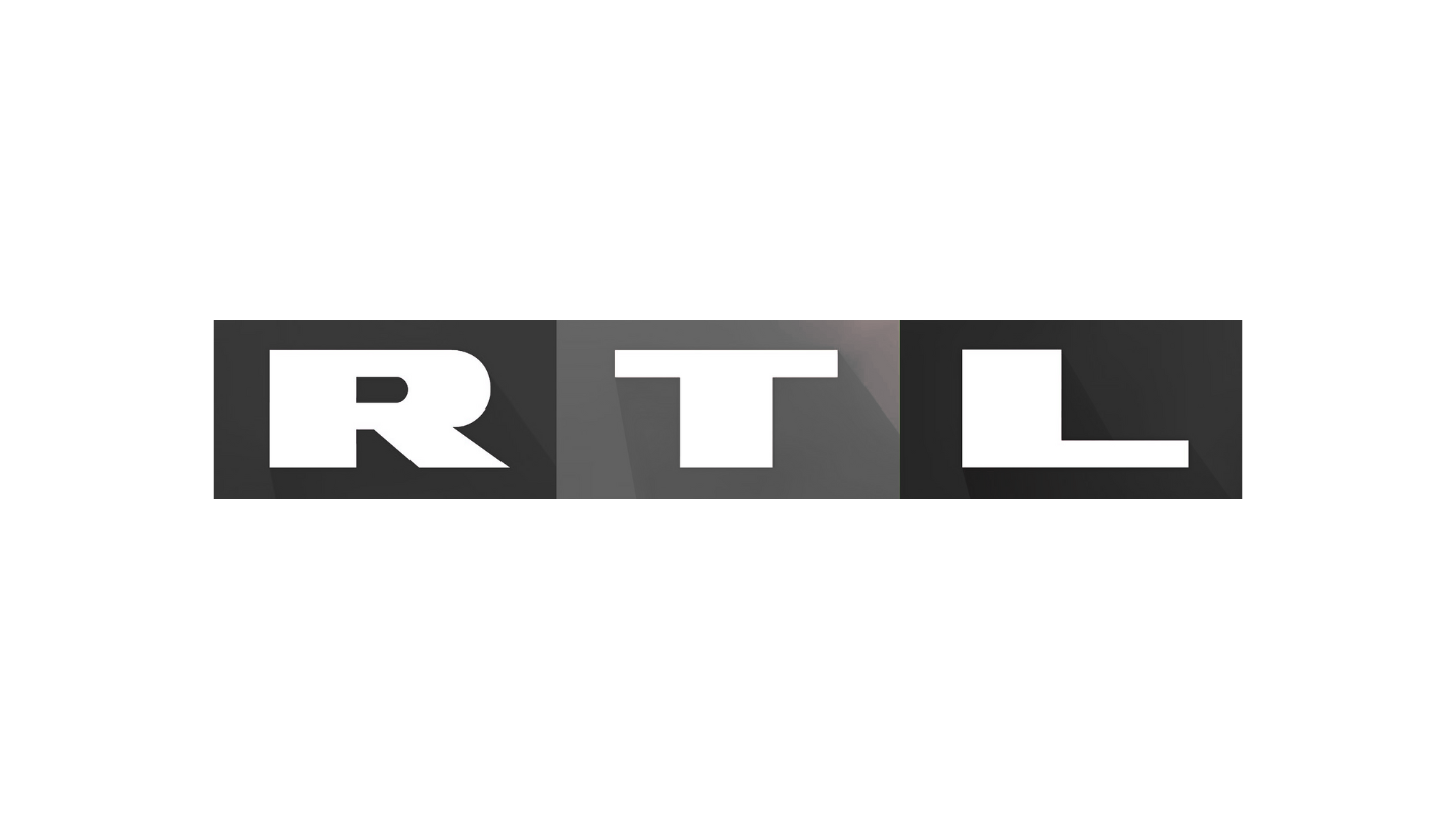 Logo von RTL, einem der bekanntesten Fernsehsender in Deutschland, auf schwarzem Hintergrund. Das Design zeigt die Buchstaben R, T und L in markanter, moderner Schriftart.
